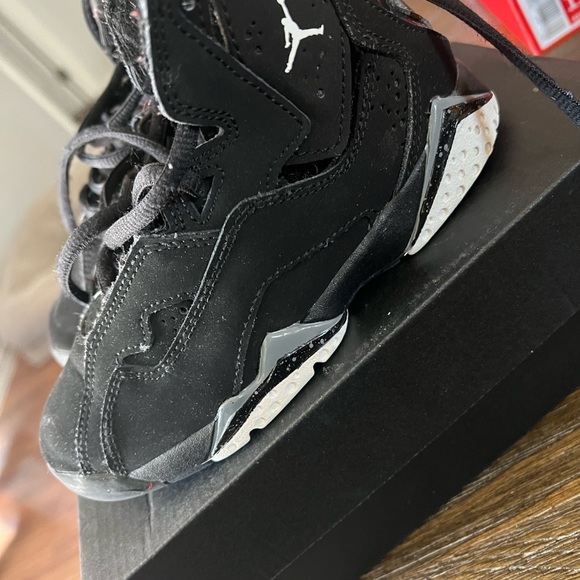 Jordan True Flights size 11c almost new - Picture 4 of 5